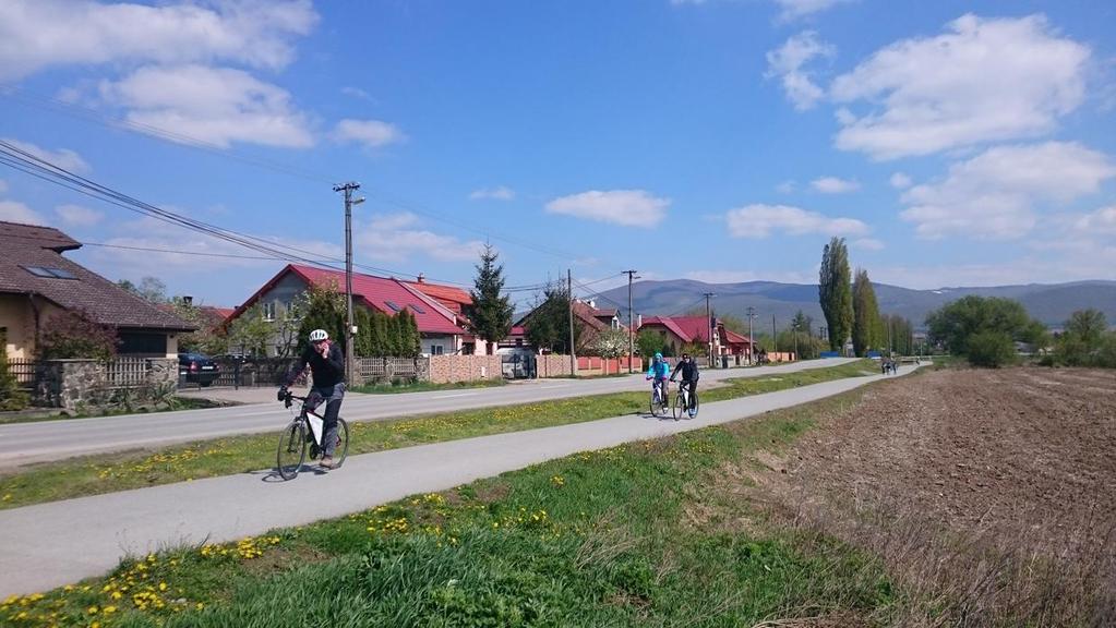 Úvod Koncepcia budovania kostrovej siete cyklistických trás v Košickom kraji bola vypracovaná počas realizácie projektu Bicyklom aj za hranice č.