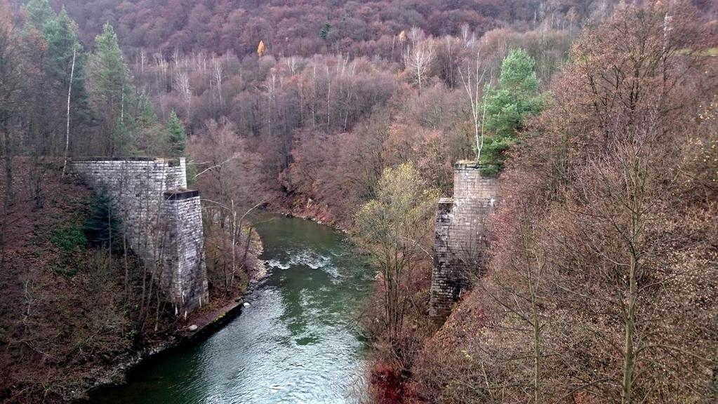 4.3. Turistická vybavenosť Trasa prepája významné turistické destinácie, v ktorých sa