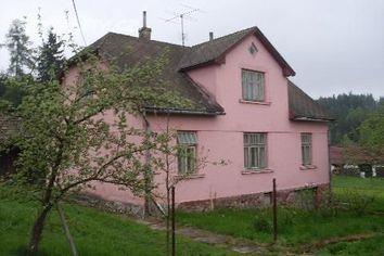 Kamenice nad Lipou 120,00 800 560 000 4 667 0,97 4 523 Rodinný dům se zahradou v klidném prostředí malé osady u města Kamenice nad Lipou na Pelhřimovsku.