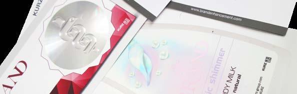 DESIGN tiskovém průchodu. Ve své třídě se jedná o jediný digitální tiskový stroj, který umí tisknout metalickou zlatou nebo stříbrnou barvou v CMYK a čirým tonerem v rámci jednoho průchodu.