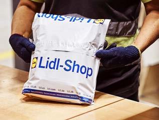 I obaly z lepenky musí jít s dobou 58 62 63 REPORTÁŽ Týdně logistické centrum LIDL E-COMMERCE opouští 700 000 kusů zboží Novináři