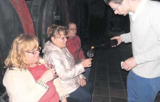 století naladil naše chuťové pohárky na oběd v Zámecké restauraci s výhledem na Říp a slavný soutok. Pak následovala prohlídka mělnického zámku, procházka po vyhlídkové terase a náměstím.