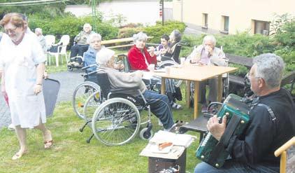 Počasí bylo příjemné, takže si všichni toto odpoledne příjemně užili, a již nyní se mohou těšit na příští rok, ale také na další akce, které zde v průběhu roku pořádají. Text + foto: Naďa Kolenská.