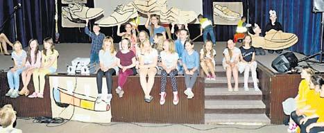 hodině ohňovou show. Do Zbiroha se v tento den sjeli návštěvníci z různých koutů dvou okresů, a rozhodně nelitovali. Z bohaté nabídky zábavy si vybral každý, ať dospělí či děti.