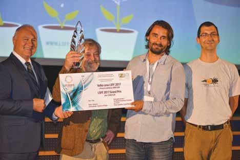 Velká cena LSFF pro film o neobyčejném světě termitů Aktuality Velkou cenu LSFF 2017 spojenou s finanční odměnou tři tisíce eur získal český film Svět podle termitů režiséra Jana Hoška.