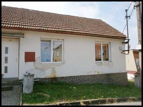Část průčelí domu