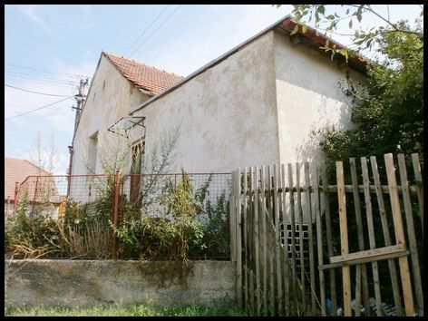 část zadní strany