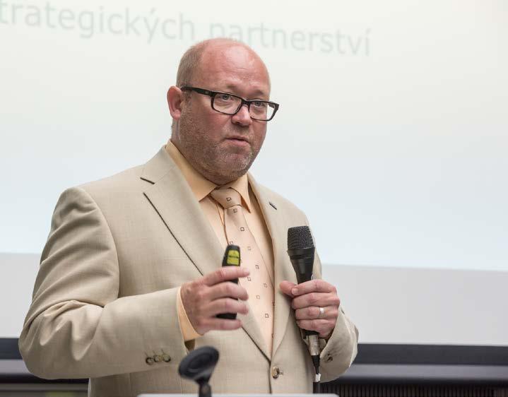 Vít Vondrák byl i hlavním řešitelem projektu Intel Parallel Computing Center, na který dostalo IT4Innovations vedle Moskevské Lomonosovy univerzity jako jediné ze střední a východní Evropy finanční