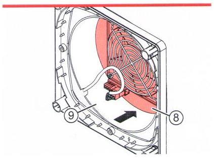 zasuňte opět konektor (5) s kabely vedoucími od regulátoru (7) do zeleného protikusu (6) na řídící sběrnici. dbejte na to, abyste dodrželi správnou pozici umístění konektoru (označení před vyjmutím).