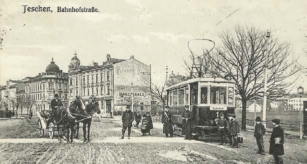 století výrazně přispěla k nárůstu hospodářského významu Těšína, který se stal postupně dopravním uzlem. Nádraží však stálo v poli za městem a lidé museli používat kočáry.