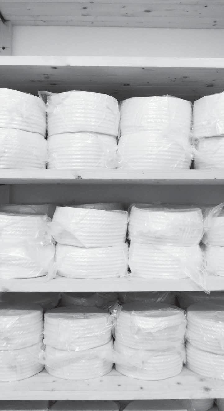 ve, ale aj pre zdravie ľudí. Mlieko za dlhé obdobie sa stalo už výživou nielen pre mláďaťa cicavcov, ale aj v súčasnosti celé generácie ľudí žijú prevažne len z mliečnych výrobkov (napr. Mongoli).