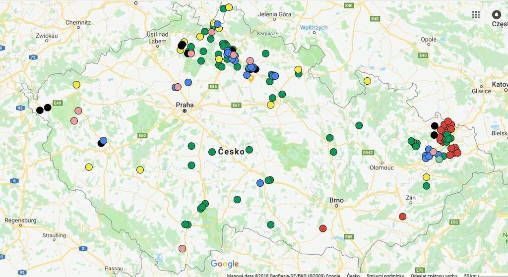 ukazuje oblasti, kde by pěstitelé měli uvažovat o preventivních opatřeních proti šíření patogena z pozemku na pozemek.