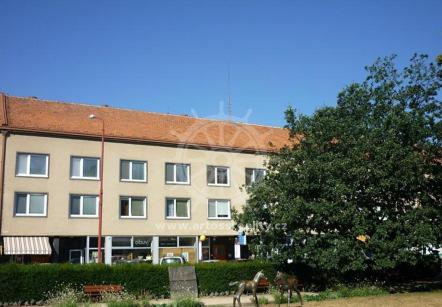 podlaží Užitná plocha: 72 m 2 Cena nabídková: 3 490 000,- Kč Zdroj: