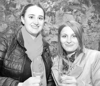 Schody do sálu vyšlapali i starší návštěvníci a na konci spokojeně prohlašovali, že to stálo za to, říká Petra Kropáčová, vedoucí pořádajícího Folklorního studia.