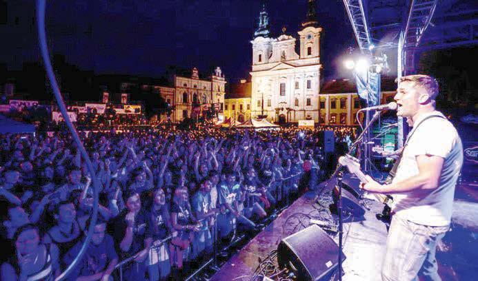 navštívili Den vína na Buchlově, Tichá vína v Redutě a jubilejní košt v Huštěnovicích. Pálenka tekla v Derfli a Boršicích.