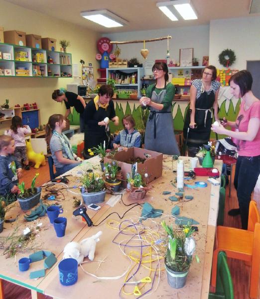Klub K2, o.p.s. centrum pro podporu rodiny Profesionální tým Klubu K2 poskytuje komplexní provázaný systém profesionální péče o dítě, podporuje zdravé fungování rodiny.