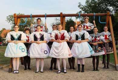 2016 mají Jezeřany- Maršovice 771 obyvatele Jezeřany: 464 Maršovice: 307 Muži: 394 Ženy: 377 Vydává Obec