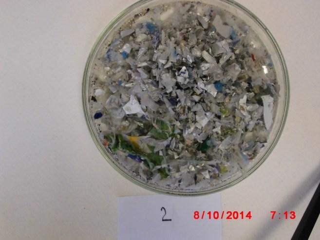 Obrázek 7-14 Vzorek na vstupu[doc.bačiak] Materiál Tetrapak se jeví jako slibný materiál pro energetické i materiálové využití. I zde se projevila závislost vstupní vlhkosti na materiálu.