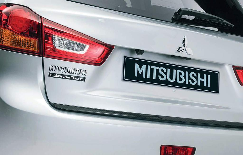 http://www.mitsubishi-motors.cz/ http://www.mitsubishimotors.sk/ Bylo vynaloženo mnoho úsilí k zajištění toho, aby obsah této publikace byl přesný a aktuální v době předání do tisku.