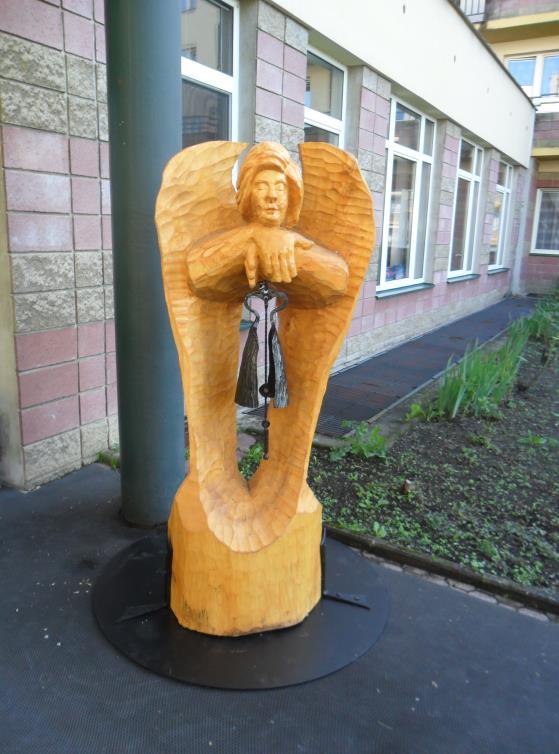 2012.. ZVONIČKA (ANDĚL STRÁŽNÝ) Autor: Mgr. Čestmír Slíva Místo: u vchodu do recepce domova seniorů LUNA,  2012.