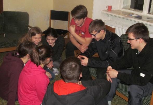 Jedná se o akce typu třídní teambuilding, které se konají dvakrát ročně (podzim jaro) pro třídy od primy po druhé ročníky. Celkem tedy pro osm třídních kolektivů.