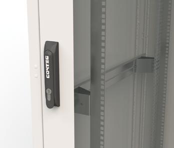 500 kg " vertikální lišty páry posuvných " lišt, nastavitelné zevnitř IP krytí Standardní IP 0 Barvy Standardní RAL 05 a 005 Přední dveře Dveře s bezpečnostním sklem s výklopnou pákovou klikou profil