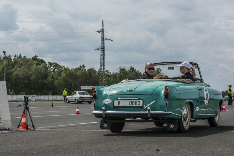 ŠKODA FELICIA Tento elegantní kabriolet patří mezi sběrateli k vyhledávaným kouskům.