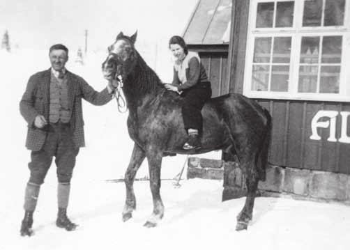 Její otec František Kukačka přišel do Špindlerova Mlýna jako voják zajišťující klid v německy mluvícím regionu v zimě 1919.
