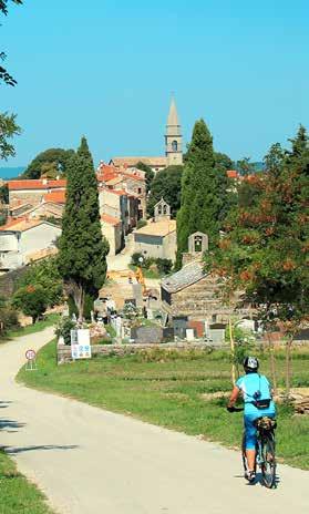 CHORVATSKO POLOOSTROV ISTRIE ZELENÁ PERLA JADRANU BEZ CELONOČNÍCH PŘEJEZDŮ HOTEL U MOŘE BAZÉN PULA A ROVINJ Blankytně modré moře, ale i krásné výlety na kole nabízí sluncem zalitý Istrijský