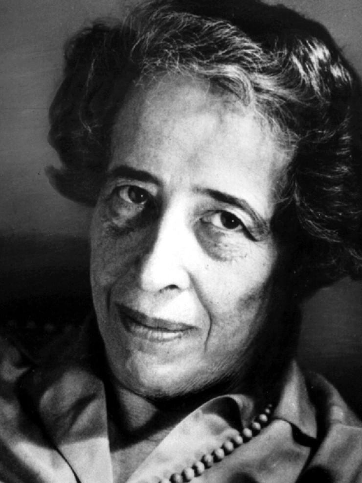 Sektářské znaky Autoritářské řízení náboženské organizace Hannah Arendtová (1906 1975) rozlišuje