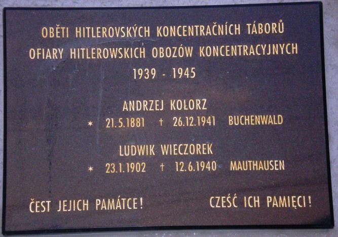 PAMĚTNÍ DESKA OBĚTEM HITLEROVSKÝCH KONCENTRAČNÍCH TÁBORŮ http://www.valecnehroby.army.