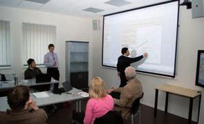 12 o pracovišti URC Josef služby geotechnické laboratoře a experimentální haly pro akreditované zkušebnictví možnost realizovat v in situ podmínkách vlastní výzkum, trénink a rekvalifikaci pracovníků