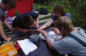 14 studium Navazující magisterské studium Laboratoř geotechniky Náplní předmětu jsou geotechnické in situ i laboratorní zkoušky sloužící pro stanovení parametrů hornin a zemin.