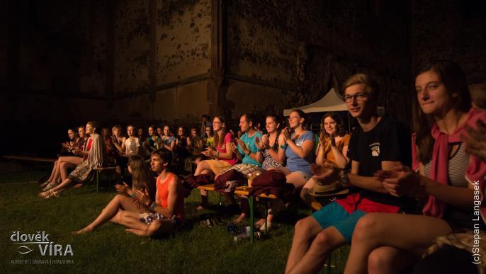 .. To bylo přání a nabídka festivalu, kterého se zúčastnilo přibližně 350 návštěvníků. Festival má vlastní internetové stránky www.kefasfest.