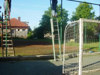 Plánovanou rekonstrukci antukového hřiště, na kterou jsme
