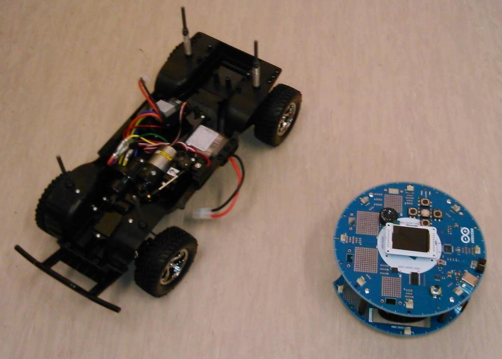 Snaží se seznámit se s konstrukcí robotů, druhy čidel, programování jednoduchých počítačů (Arduino) a cílem je naučit se sestrojovat roboty a programovat jejich provoz, k dispozici mají stavebnice,