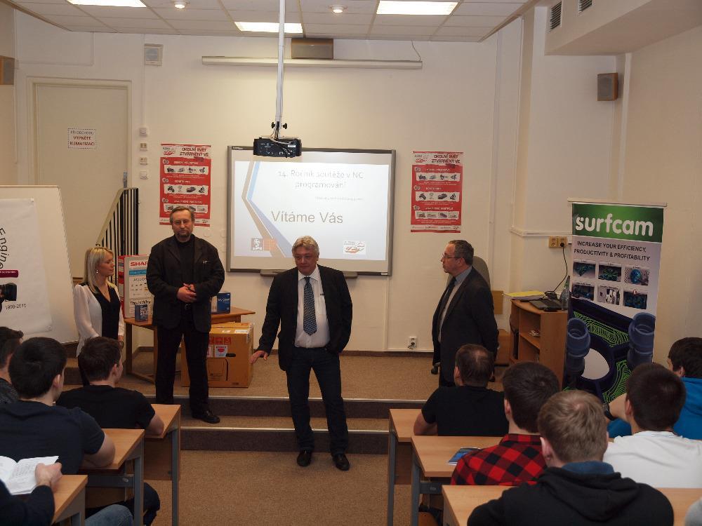 Soutěže se zúčastnilo celkem 10 škol z celé republiky. V kategorii ručního programování reprezentovali školu studenti 3.