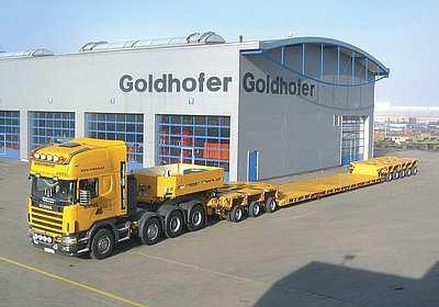 Obr. 1.5 Nákladní automobil Scania R730 8x4 s hlubinným podvalníkem Goldhofer STZ-VH8 Technické specifikace: Obr. 1.6 Doprovodné vozidlo pro nadměrný náklad Kia Sportage Scania R730 8x4 - max.
