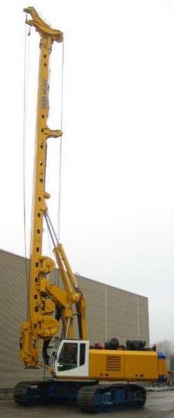 Vrtná souprava bude na stavbu dopravena pomocí tahače s hlubinným podvalníkem. Technické specifikace: Liebherr LB 16 - výkon motoru: 180 kw - max.