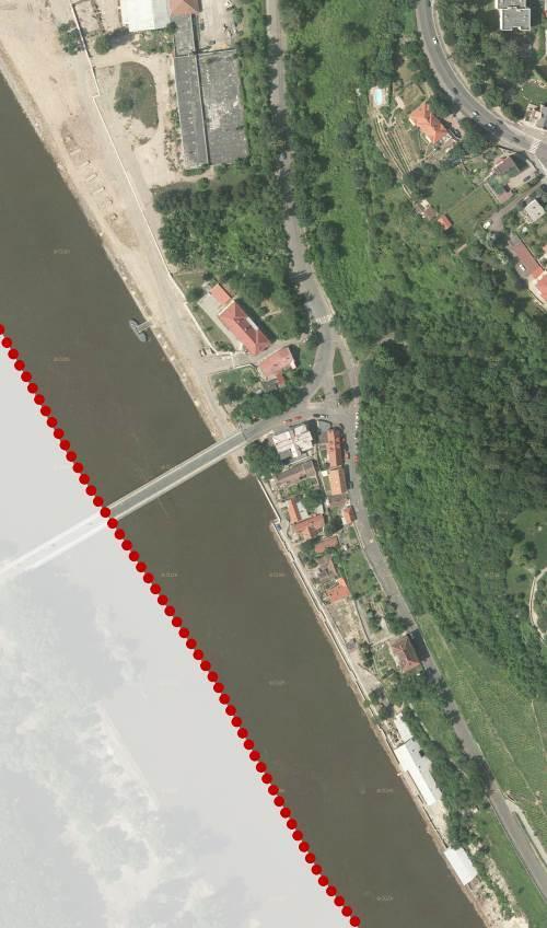 Ves se roku 1842 rozkládala podél nynější Bezručovy ulice, souběžné s říčkou Pšovkou (tekoucí tehdy těsně kolem vsi),
