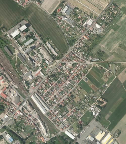 Rozvoj Blat je navržen v pokračování stávající struktury zástavby k hranici koridoru průtahu; jižně je pak umístěna průmyslová zóna sestávající ze stabilizovaných areálů a rozvíjející se až na okraj
