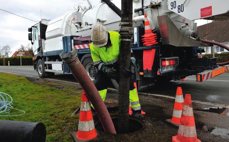 24 25 PŘEDPŘÍPRAVA PRO ČERPADLA poháněné zadním pomocným pohonem od motoru, nebo vysokovýkonným pomocným pohonem na