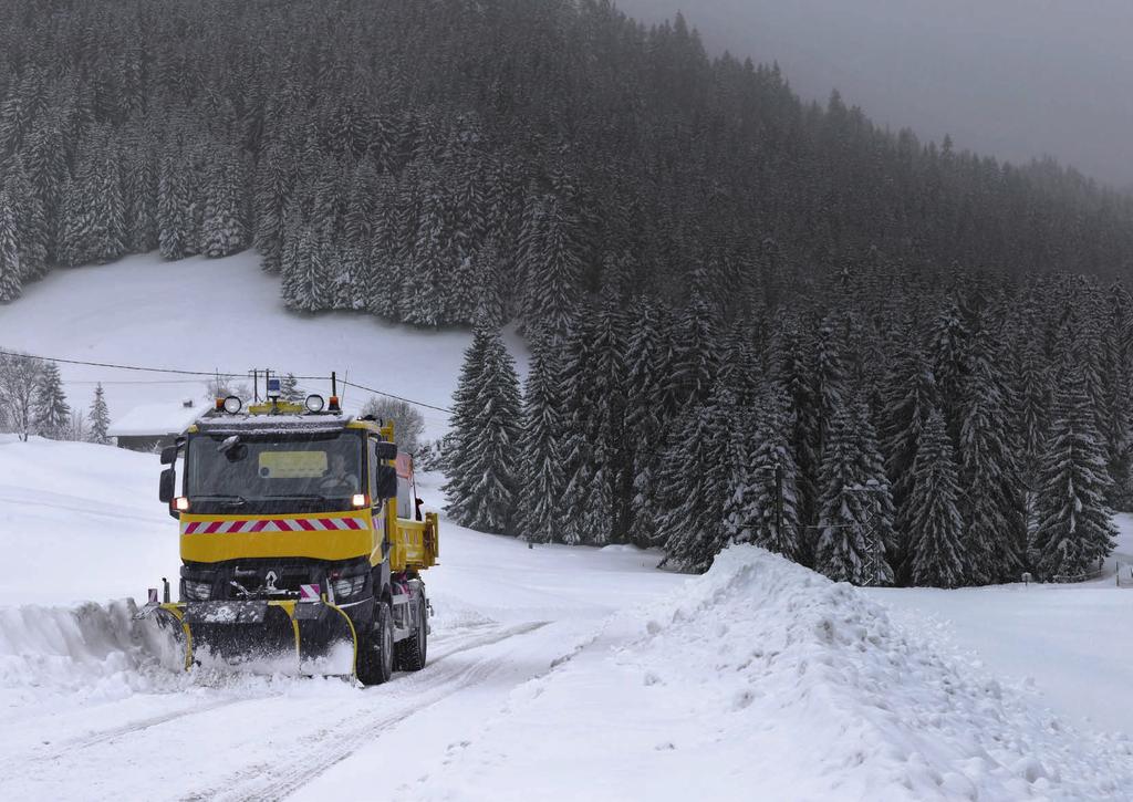 Odklízení sněhu, údržba komunikací, odtah vozidel: nabídka vozidel Renault Trucks odpovídá nárokům při čištění komunikací, záchranných a