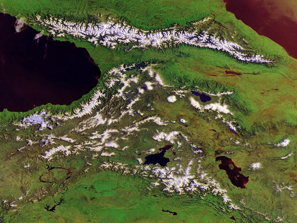 Ze snímků je sestavována řada tématických map základních meteorologických prvků v