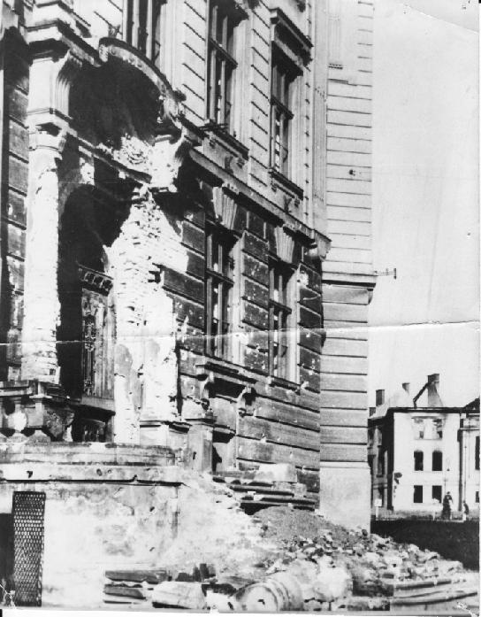 Protektorát Čechy a Morava a poválečné období Dalším z temných období nejen pro naše národní dějiny, ale i pro dějiny naší školy byl rok 1938.