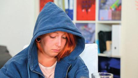 V mnoha sociálních službách stále dochází k paušalizaci poskytované péče, pracovníci dostatečně nezohledňují osobnost uživatele, často dochází k zpochybňování očekáváné