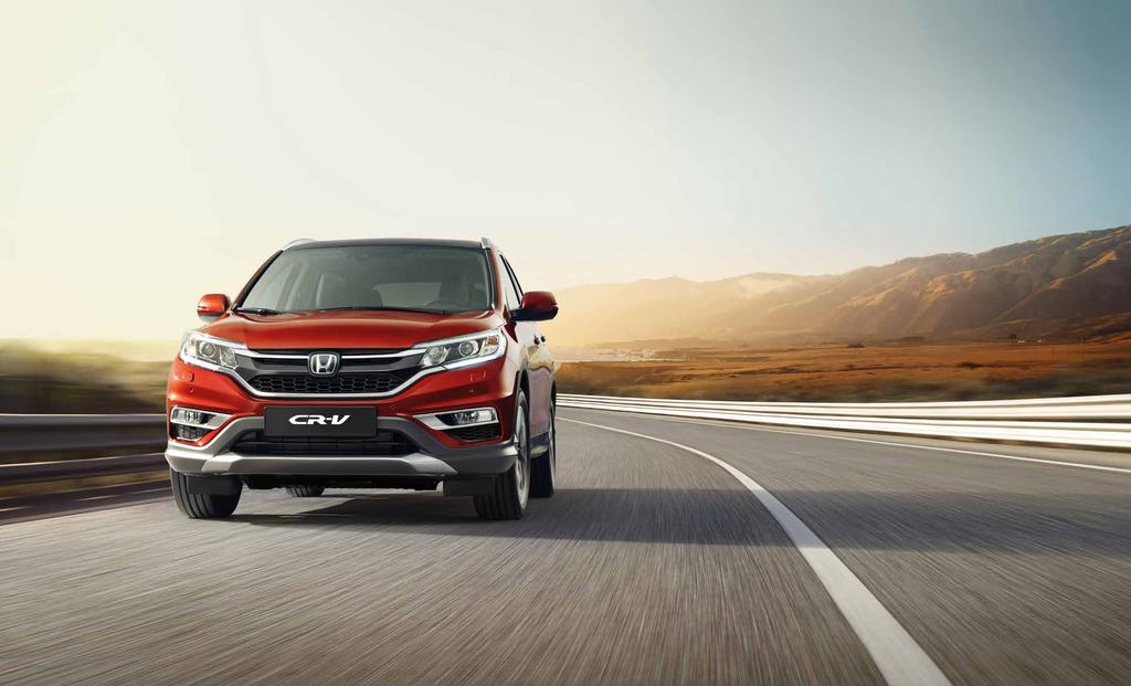 04 : DESIGN EXTERIÉRU VÝRAZNÝ A OSOBITÝ DYNAMICKÝ DESIGN Model CR-V má moderní vzhled a energický tvar, který je dále podtržen výraznou mřížkou chladiče s dynamickými liniemi, elegantními
