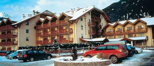 27 ne APARTHOTEL MAJESTIC C 21 3 km poloha: Predazzo, centrum - 700 m, skiareál Ski Center Latemar - 3 km, skibus - 50 m vybavenost a služby: recepce / velká lobby s pecí / internet point* / wi-fi