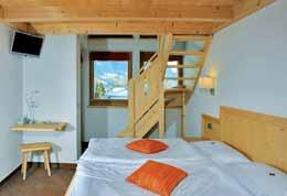 14 ne HOTEL AGRITUR LA REGINA DEI PRATI 1 DÍTĚ C 12 50 m upřesnění: součástí hotelu je hlavní budova s recepcí, restaurací, pokoji a relaxačním centrem i 20 m vzdálená dependance, kde se nachází