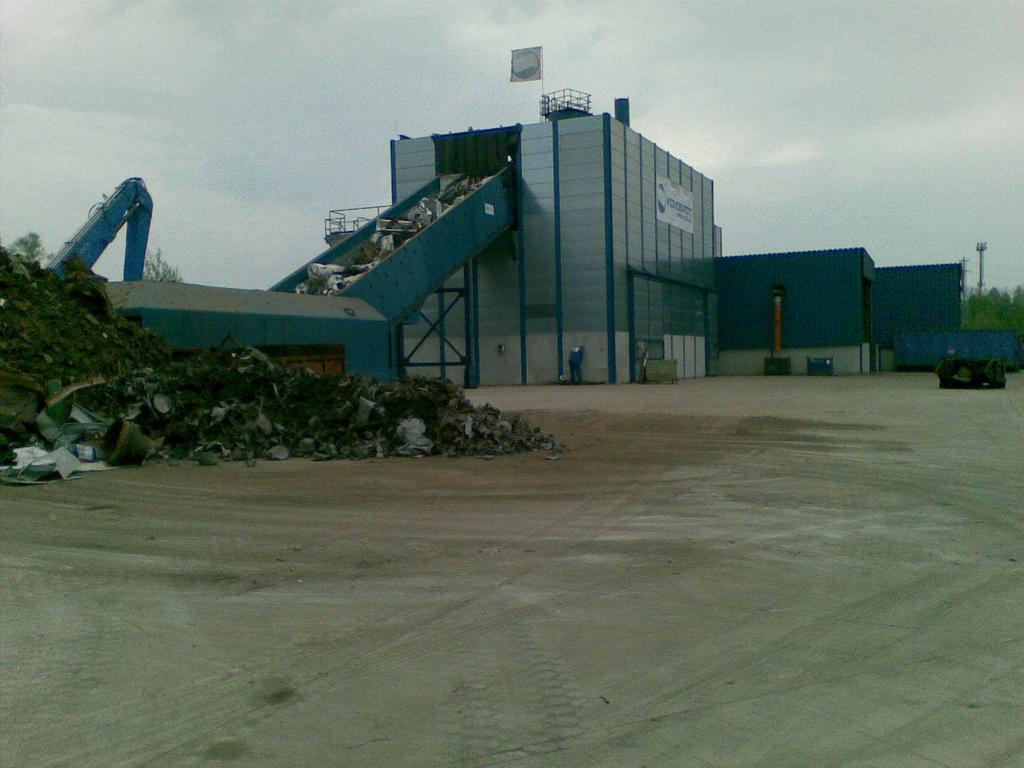 Centrum zpracování a recyklaci odpadů - třídění a příprava kovového odpadu k